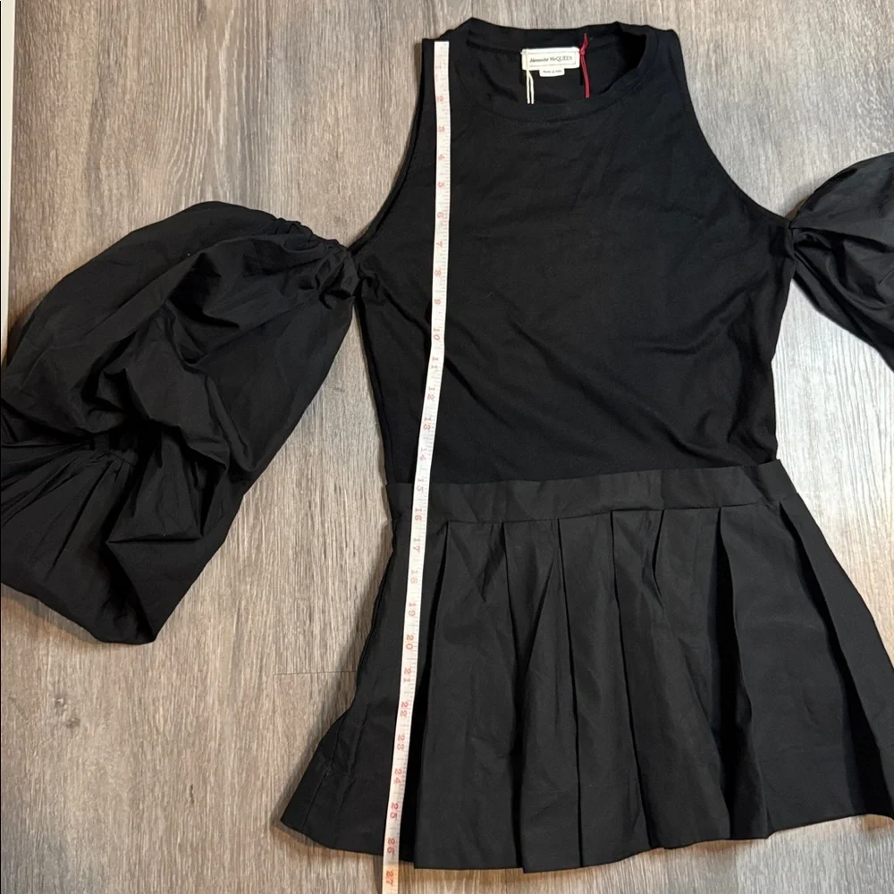 NWT Alexander McQueen Off Shoulder Cotton Top with Puff Sleeves in Black - Picture 13 of 13